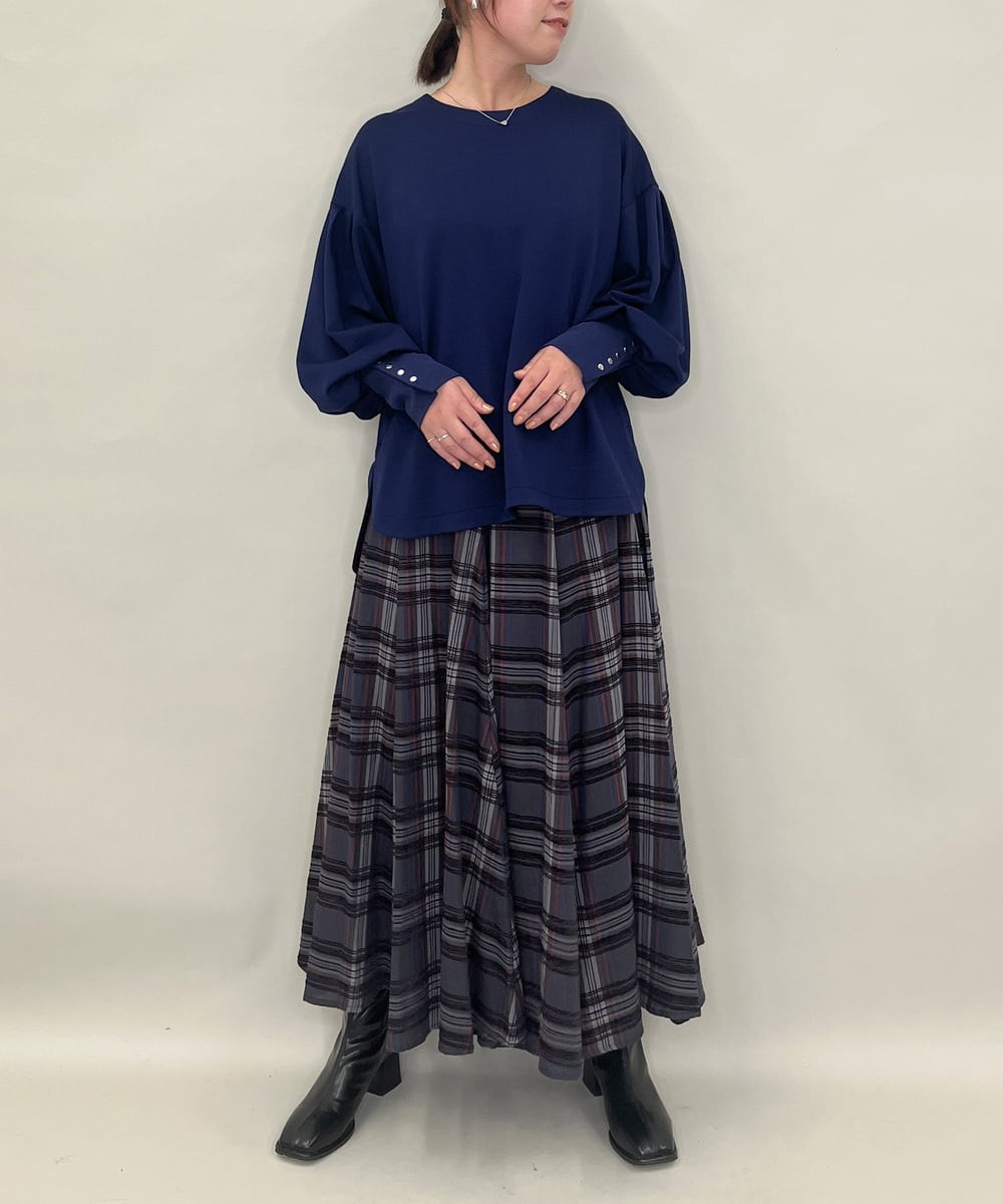 ZMKAE27089 al'aise modulation(アレーズモジュレーション) カフスポイントボリューム袖プルオーバー ネイビー