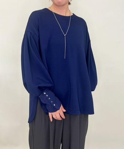 ZMKAE27089 al'aise modulation カフスポイントボリューム袖プルオーバー