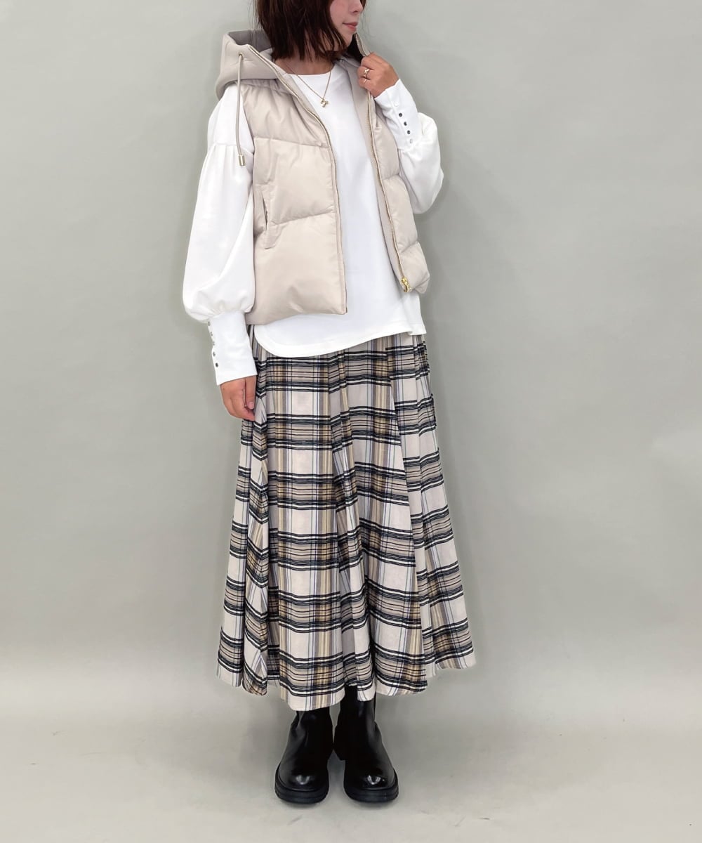 ZMKAE27089 al'aise modulation(アレーズモジュレーション) カフスポイントボリューム袖プルオーバー ホワイト