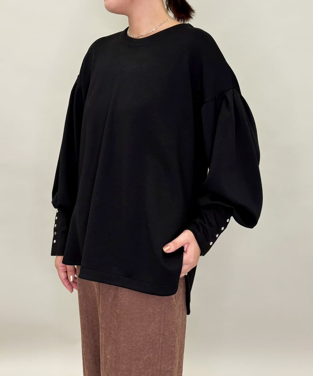 ZMKAE27089 al'aise modulation(アレーズモジュレーション) カフスポイントボリューム袖プルオーバー ブラック