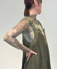 ZMKAE35063 al'aise modulation(アレーズモジュレーション) アートプリントチュールシアープルオーバー カーキ