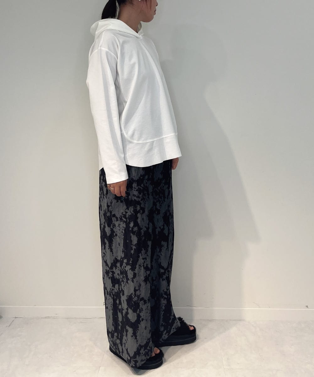 ZMKAE36079 al'aise modulation(アレーズモジュレーション) ラウンドヘム長袖フーディーカットソー アイボリー