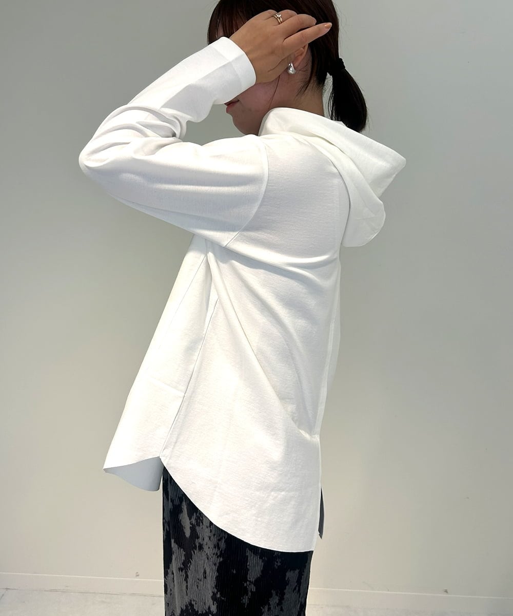 ZMKAE36079 al'aise modulation(アレーズモジュレーション) ラウンドヘム長袖フーディーカットソー アイボリー