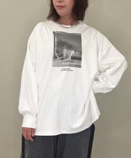 ZMKAE37100 al'aise modulation(アレーズモジュレーション) 【２WAY】フォトプリントコットンTシャツ ホワイト