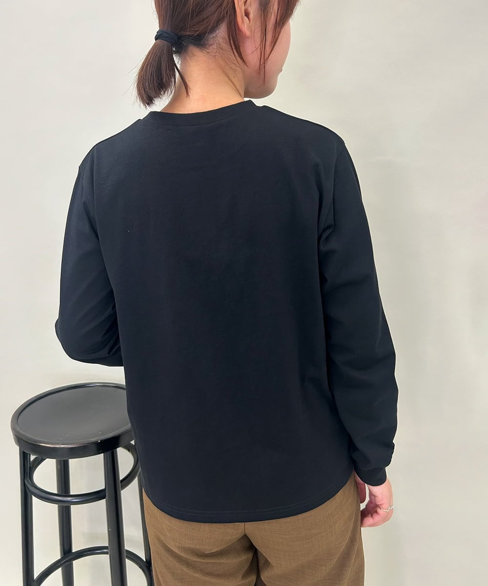 ZMKAE42098 al'aise modulation(アレーズモジュレーション) フロントモチーフロングスリーブTシャツ ブラック