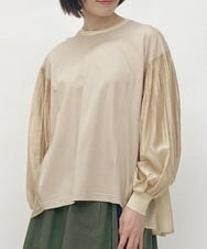ZMKAW01128 al'aise modulation(アレーズモジュレーション) サテンシフォンプリーツプルオーバー ベージュ
