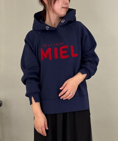 ZMKCE01089 al'aise modulation 裏起毛ロゴデザインパーカー