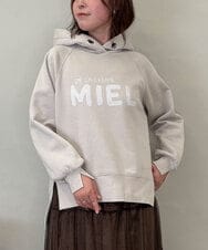 ZMKCE01089 al'aise modulation(アレーズモジュレーション) 裏起毛ロゴデザインパーカー ライトグレー