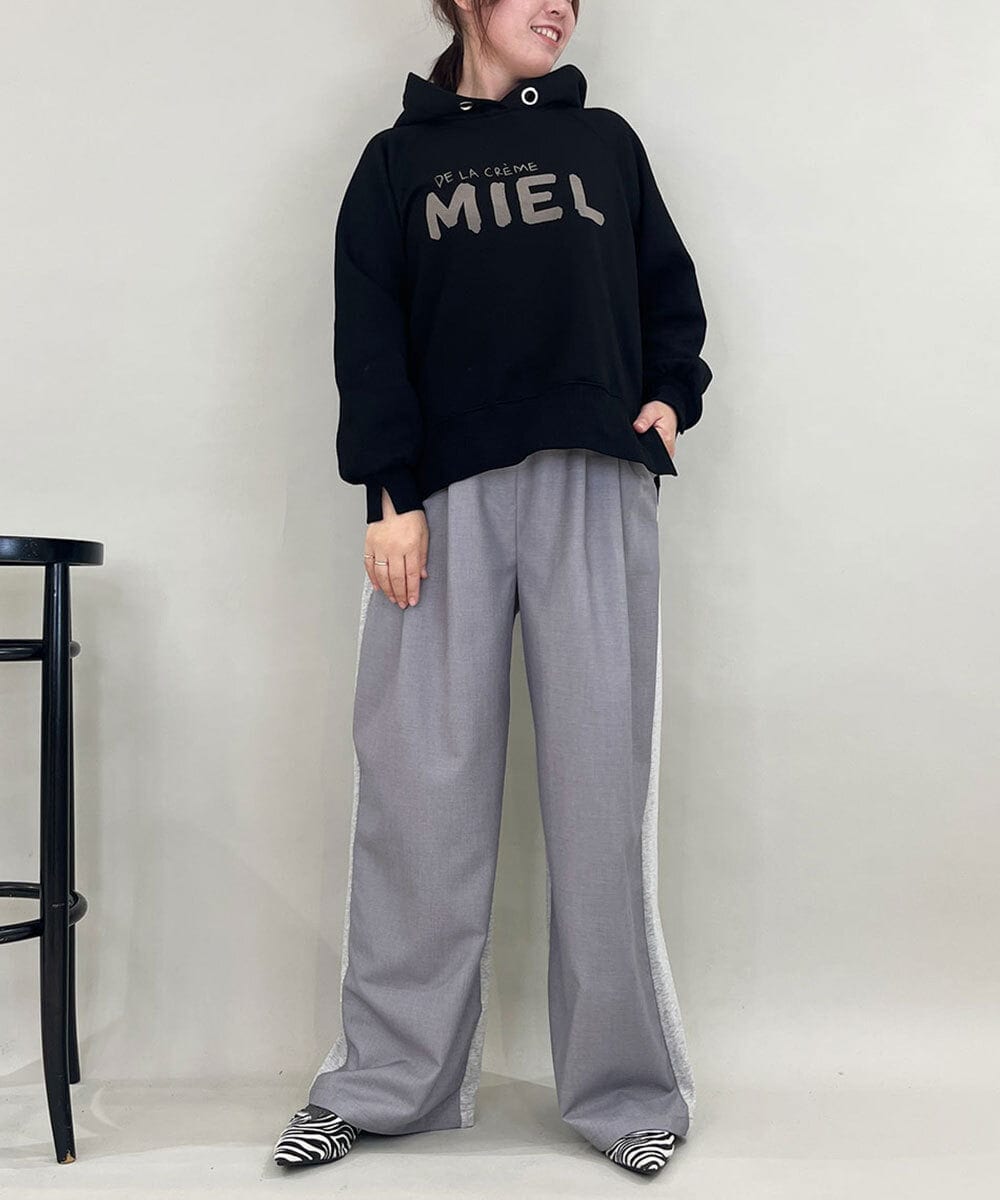 ZMKCE01089 al'aise modulation(アレーズモジュレーション) 裏起毛ロゴデザインパーカー ブラック