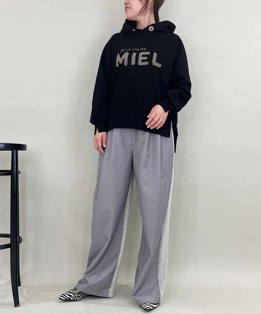 ZMKCE01089 al'aise modulation(アレーズモジュレーション) 裏起毛ロゴデザインパーカー ブラック