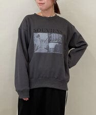 ZMKCE02110 al'aise modulation(アレーズモジュレーション) フォトプリント裏毛スウェット ダークグレー