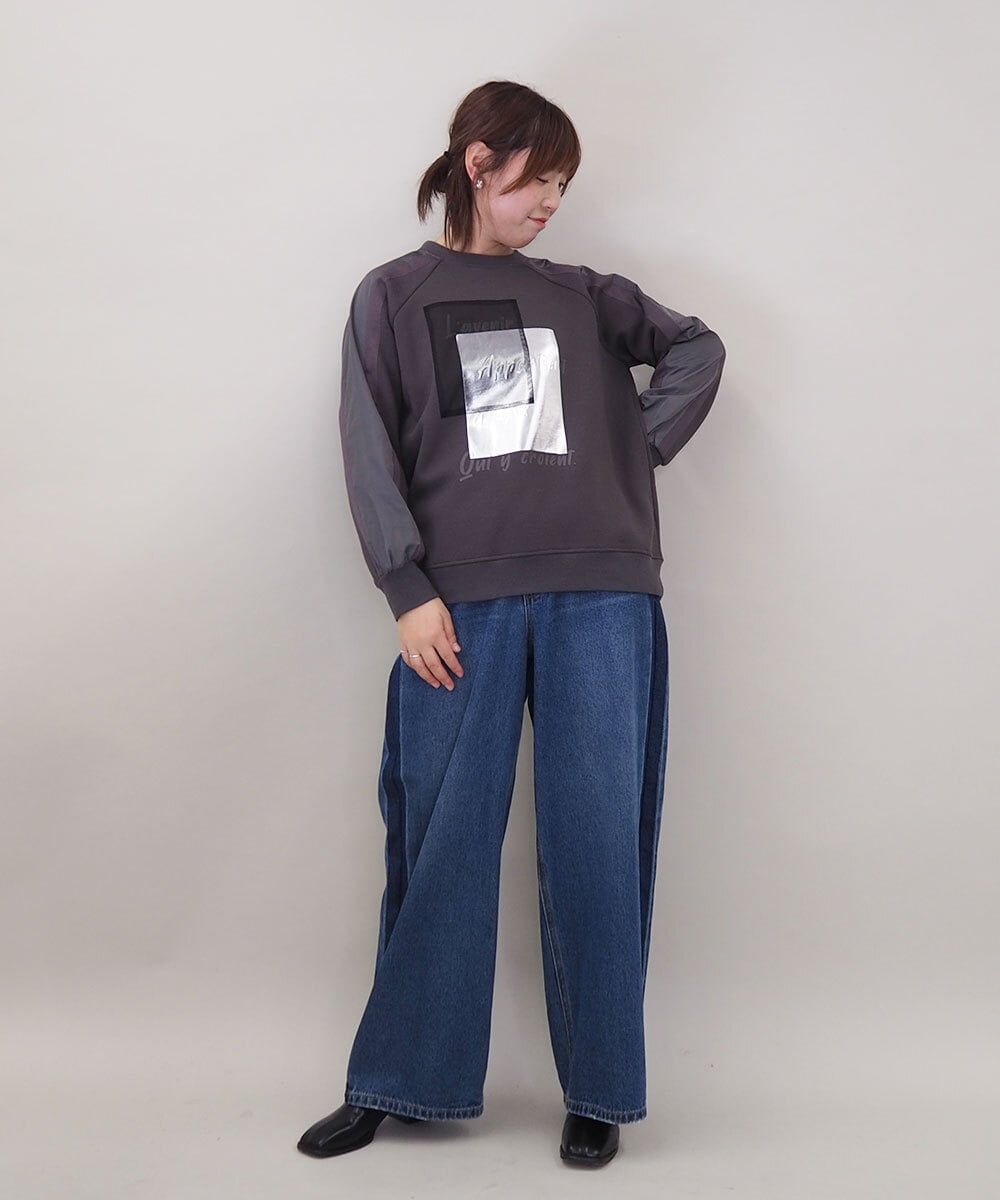 ZMKCE04118 al'aise modulation(アレーズモジュレーション) 箔プリントロゴスウェットプルオーバー ダークグレー