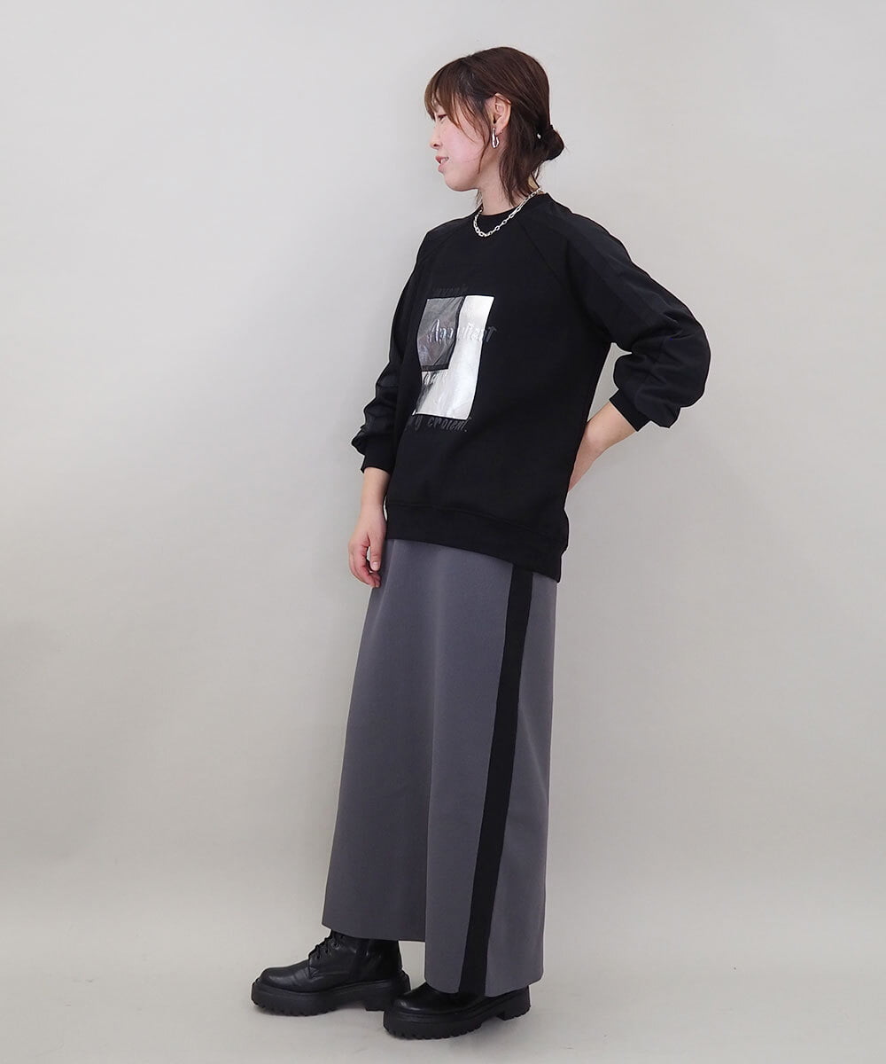 ZMKCE04118 al'aise modulation(アレーズモジュレーション) 箔プリントロゴスウェットプルオーバー ブラック