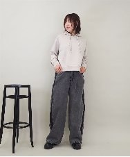 ZMKEE07128 al'aise modulation(アレーズモジュレーション) 箔ロゴラメコードフーディー ベージュ