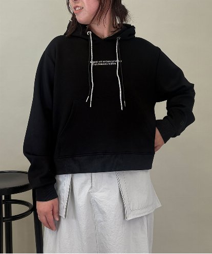 ZMKEE07128 al'aise modulation 箔ロゴラメコードフーディー