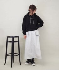 ZMKEE07128 al'aise modulation(アレーズモジュレーション) 箔ロゴラメコードフーディー ブラック