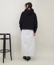 ZMKEE07128 al'aise modulation(アレーズモジュレーション) 箔ロゴラメコードフーディー ブラック