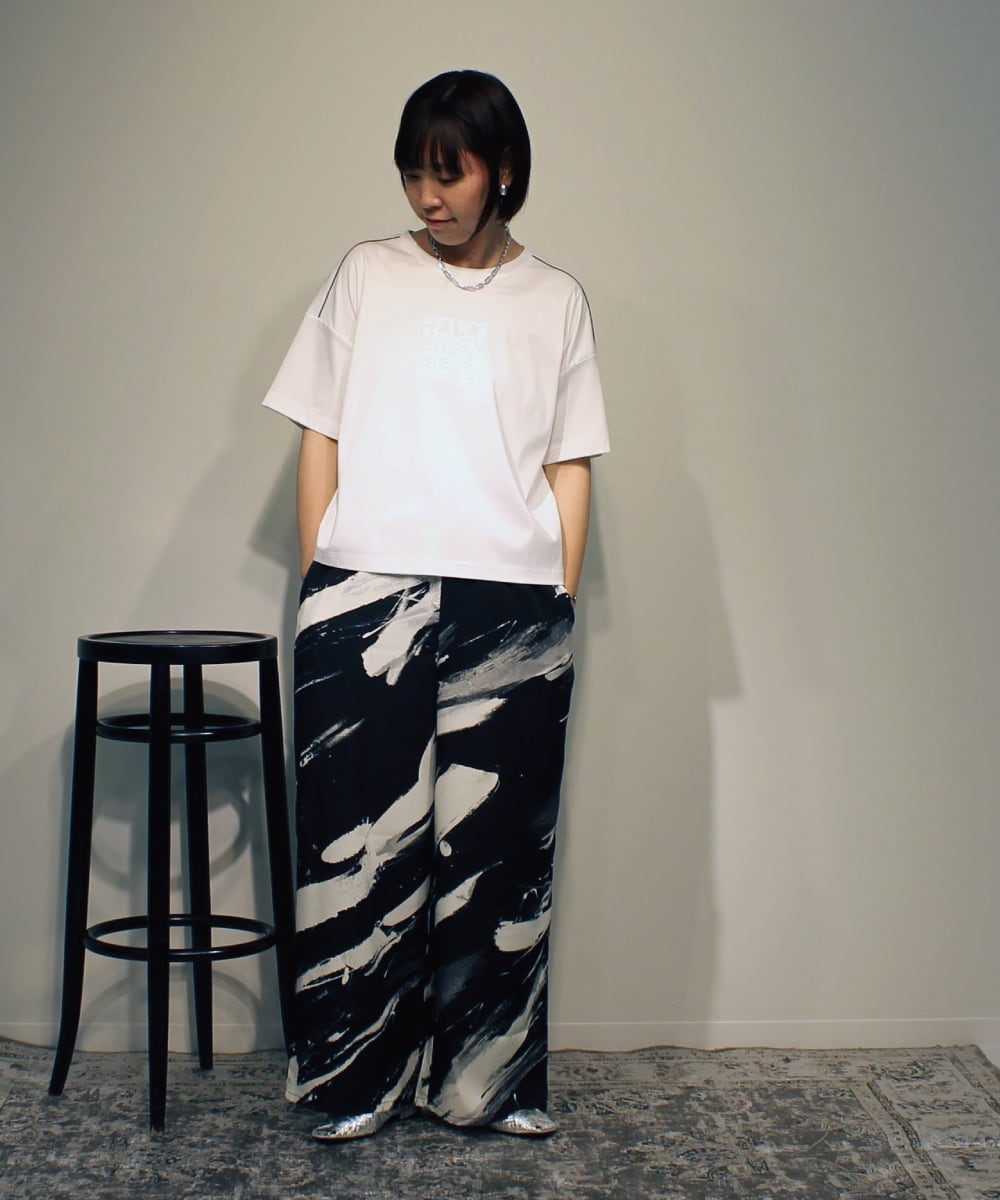 ZMKGB30099 al'aise modulation(アレーズモジュレーション) 【洗える】パイピングアクセントロゴTシャツ ホワイト