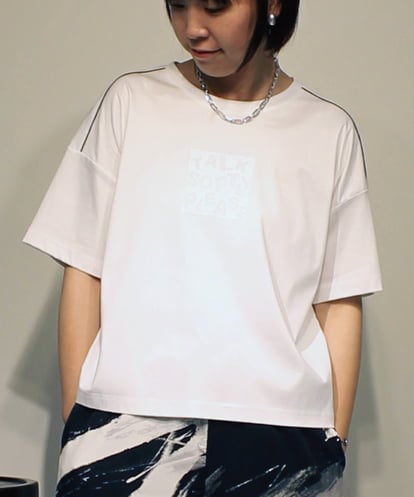 ZMKGB30099  【洗える】パイピングアクセントロゴTシャツ
