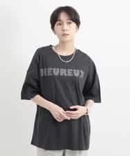 ZMKGB47100 al'aise modulation(アレーズモジュレーション) オーバーサイズロゴプリントTシャツ ダークグレー