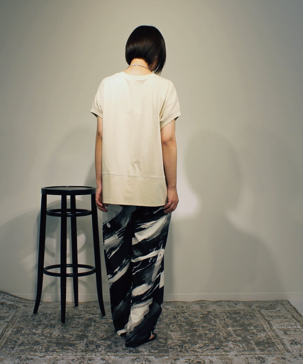 ZMKGB55089 al'aise modulation(アレーズモジュレーション) スリットヘムボックスシルエットTシャツ ベージュ