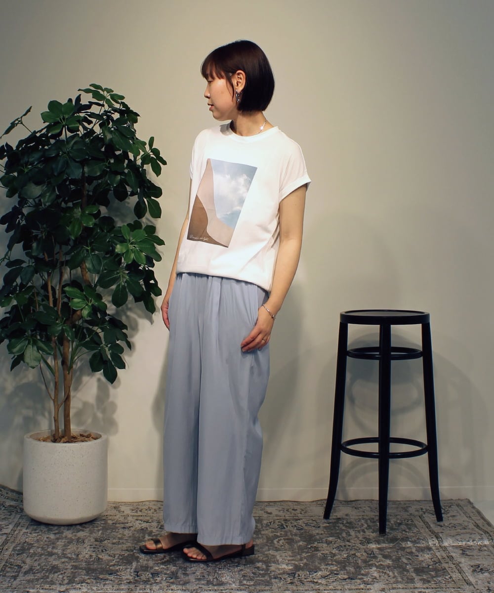 ZMKGB56089 al'aise modulation(アレーズモジュレーション) 【日本製】アートプリントフレンチスリーブTシャツ ホワイト