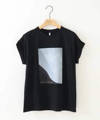 ZMKGB56089 al'aise modulation 【日本製】アートプリントフレンチスリーブTシャツ