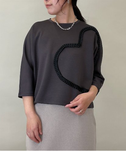 ZMKGE15089 al'aise modulation ハートモチーフプルオーバー