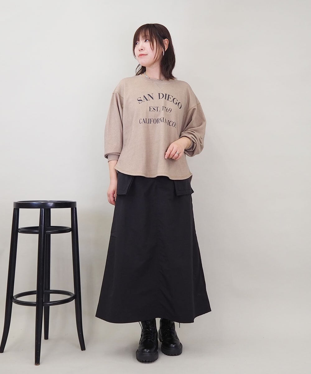 ZMKGE29120 al'aise modulation(アレーズモジュレーション) 【セットアップ対応】ヴィンテージ風ロゴプルオーバー ベージュ