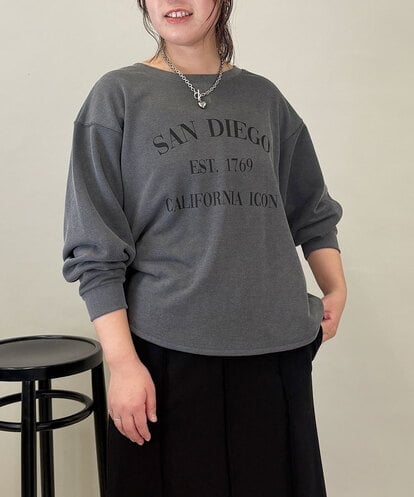 ZMKGE29120 al'aise modulation ヴィンテージ風ロゴプルオーバー