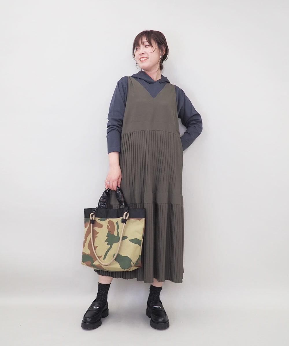 ZMKGE36079 al'aise modulation(アレーズモジュレーション) ラウンドヘムフーディーカットソー ダークグレー