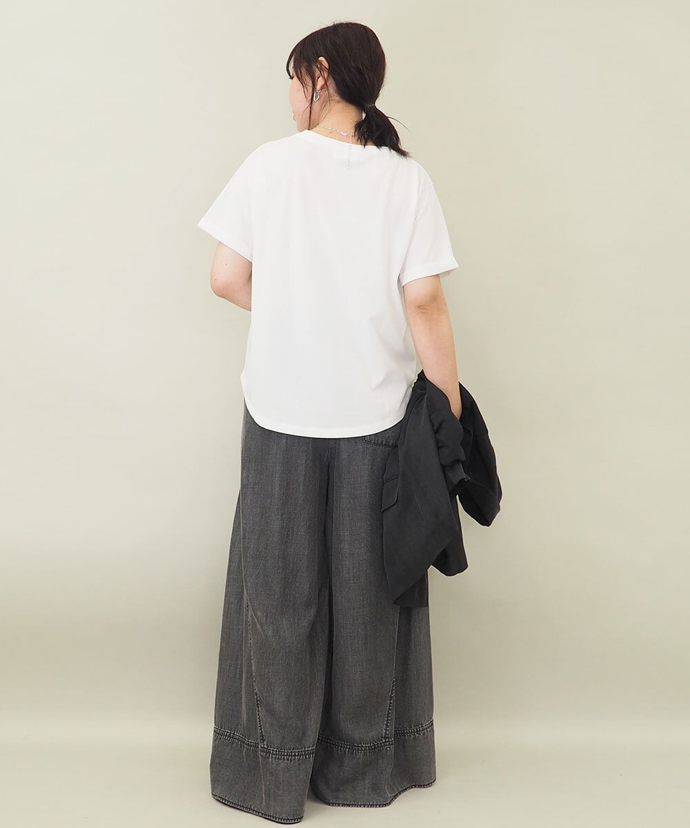ZMKGE39090 al'aise modulation(アレーズモジュレーション) ロゴステッチデザインTシャツ ホワイト