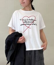 ZMKGE39090 al'aise modulation(アレーズモジュレーション) ロゴステッチデザインTシャツ ホワイト