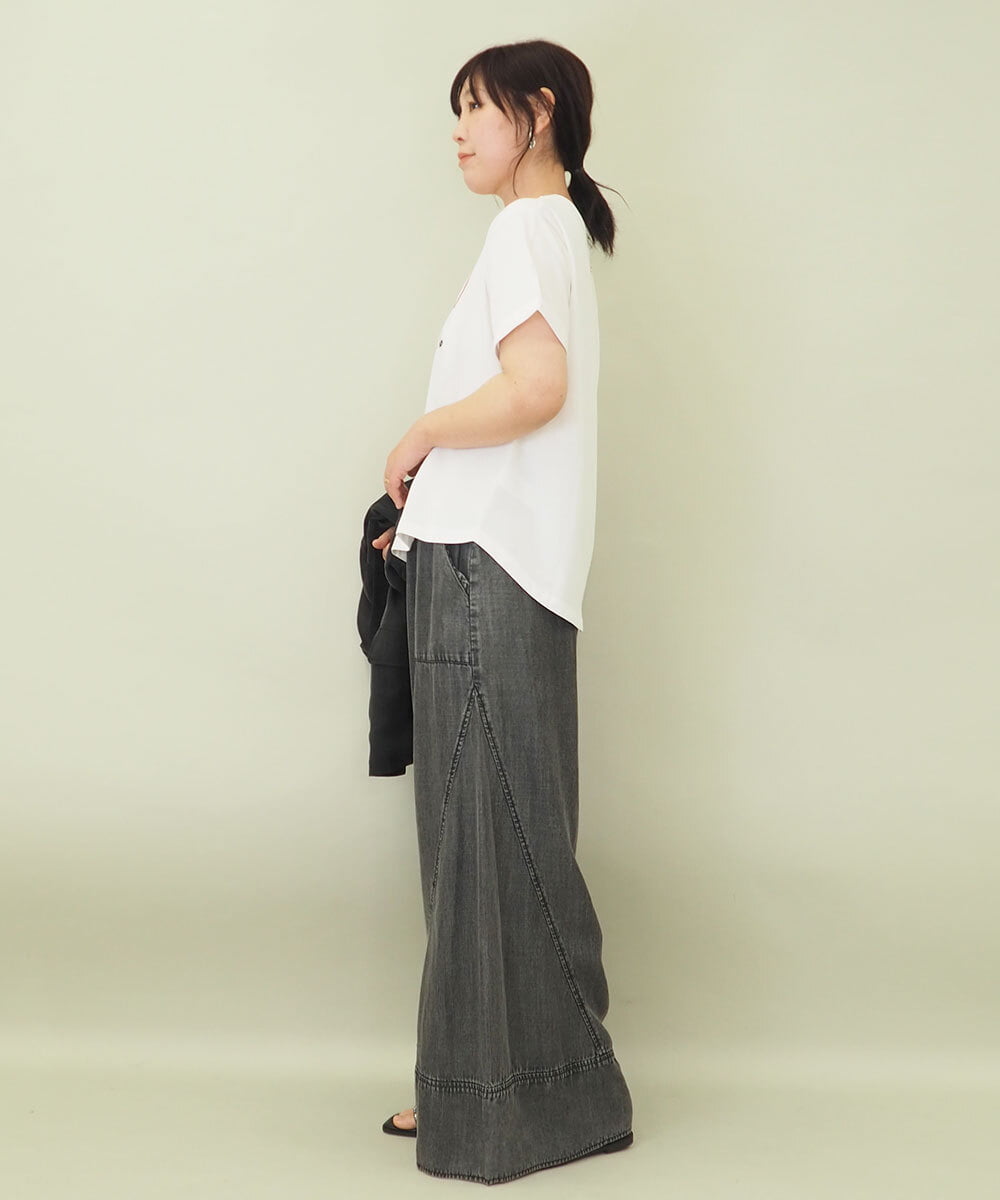 ZMKGE39090 al'aise modulation(アレーズモジュレーション) ロゴステッチデザインTシャツ ホワイト