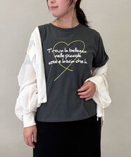 ZMKGE39090 al'aise modulation(アレーズモジュレーション) ロゴステッチデザインTシャツ ダークグレー