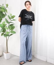 ZMKGE39090 al'aise modulation(アレーズモジュレーション) ロゴステッチデザインTシャツ ブラック
