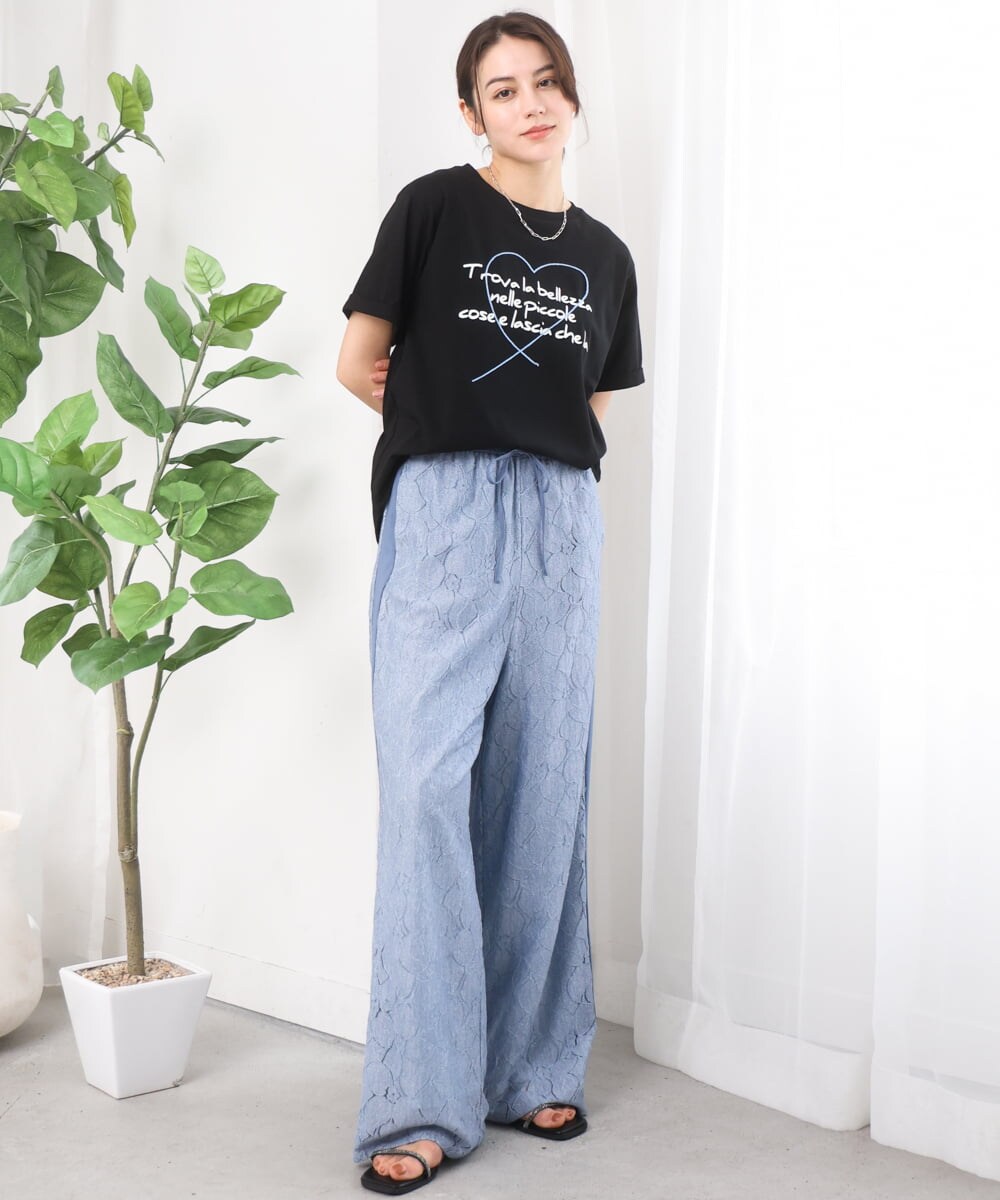 ZMKGE39090 al'aise modulation(アレーズモジュレーション) ロゴステッチデザインTシャツ ブラック
