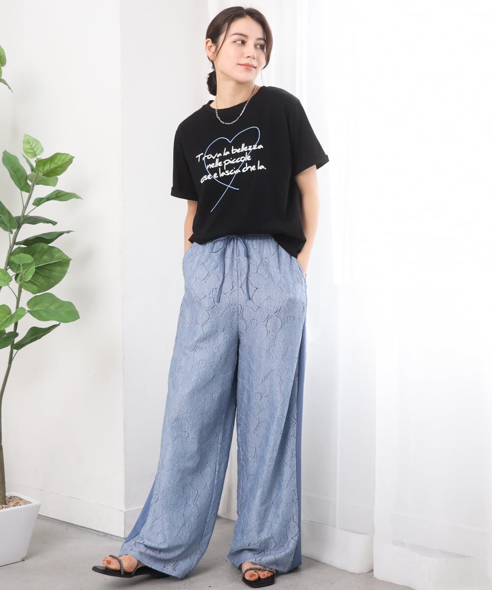 ZMKGE39090 al'aise modulation(アレーズモジュレーション) ロゴステッチデザインTシャツ ブラック