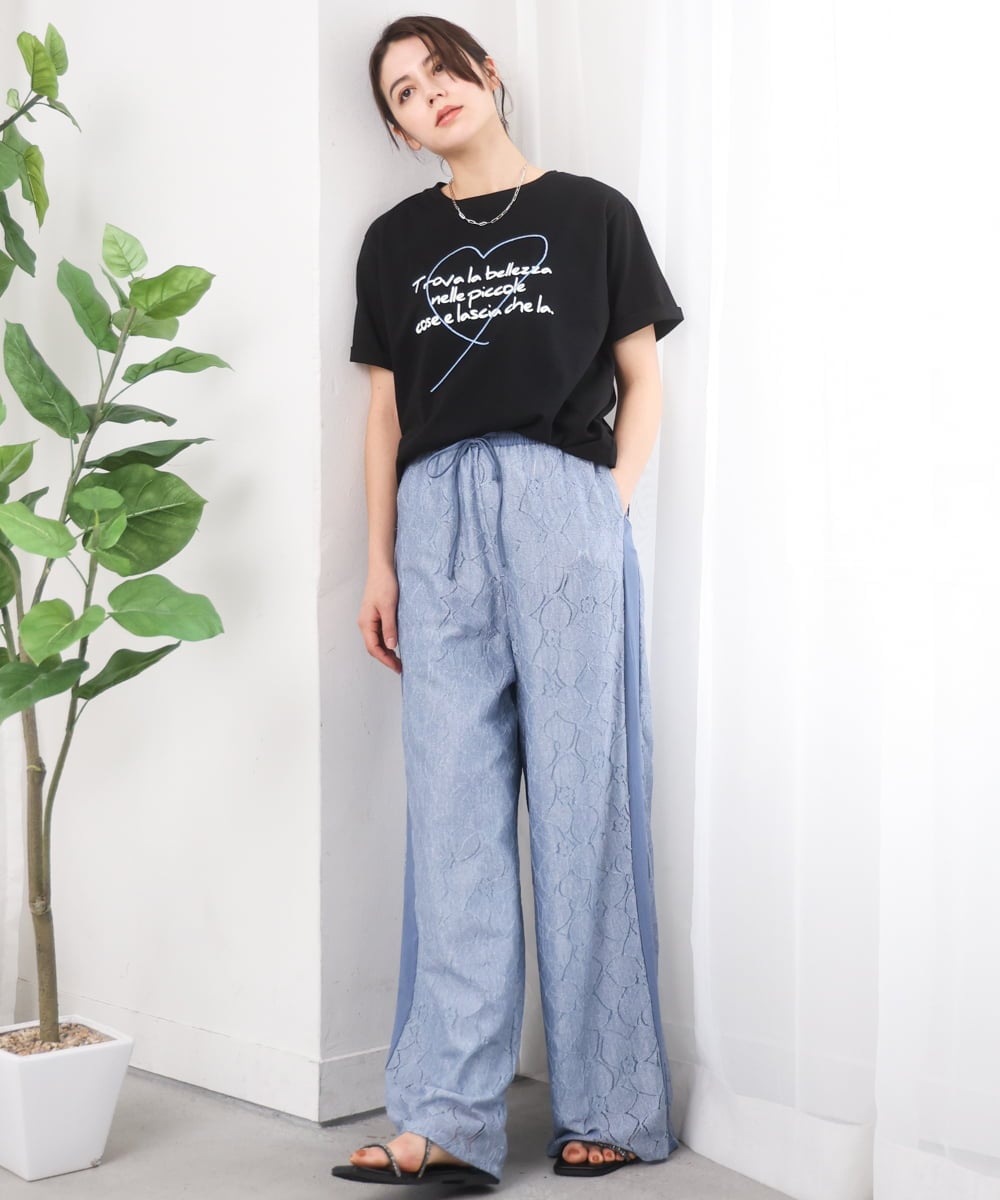 ZMKGE39090 al'aise modulation(アレーズモジュレーション) ロゴステッチデザインTシャツ ブラック