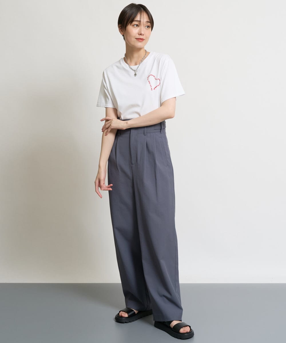 ZMKHW55080 al'aise modulation(アレーズモジュレーション) ハートロゴ刺繍Tシャツ レッド