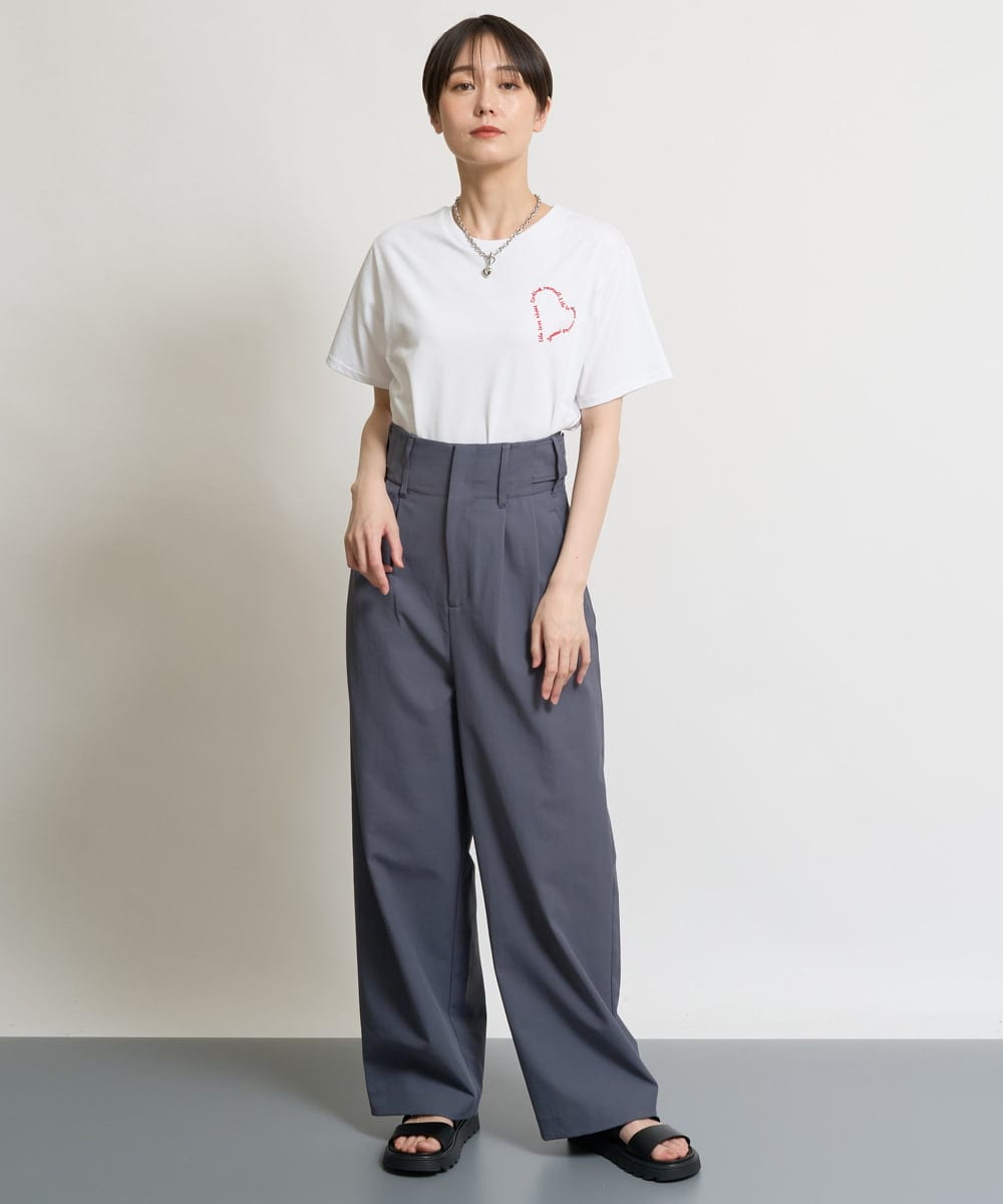 ZMKHW55080 al'aise modulation(アレーズモジュレーション) ハートロゴ刺繍Tシャツ レッド