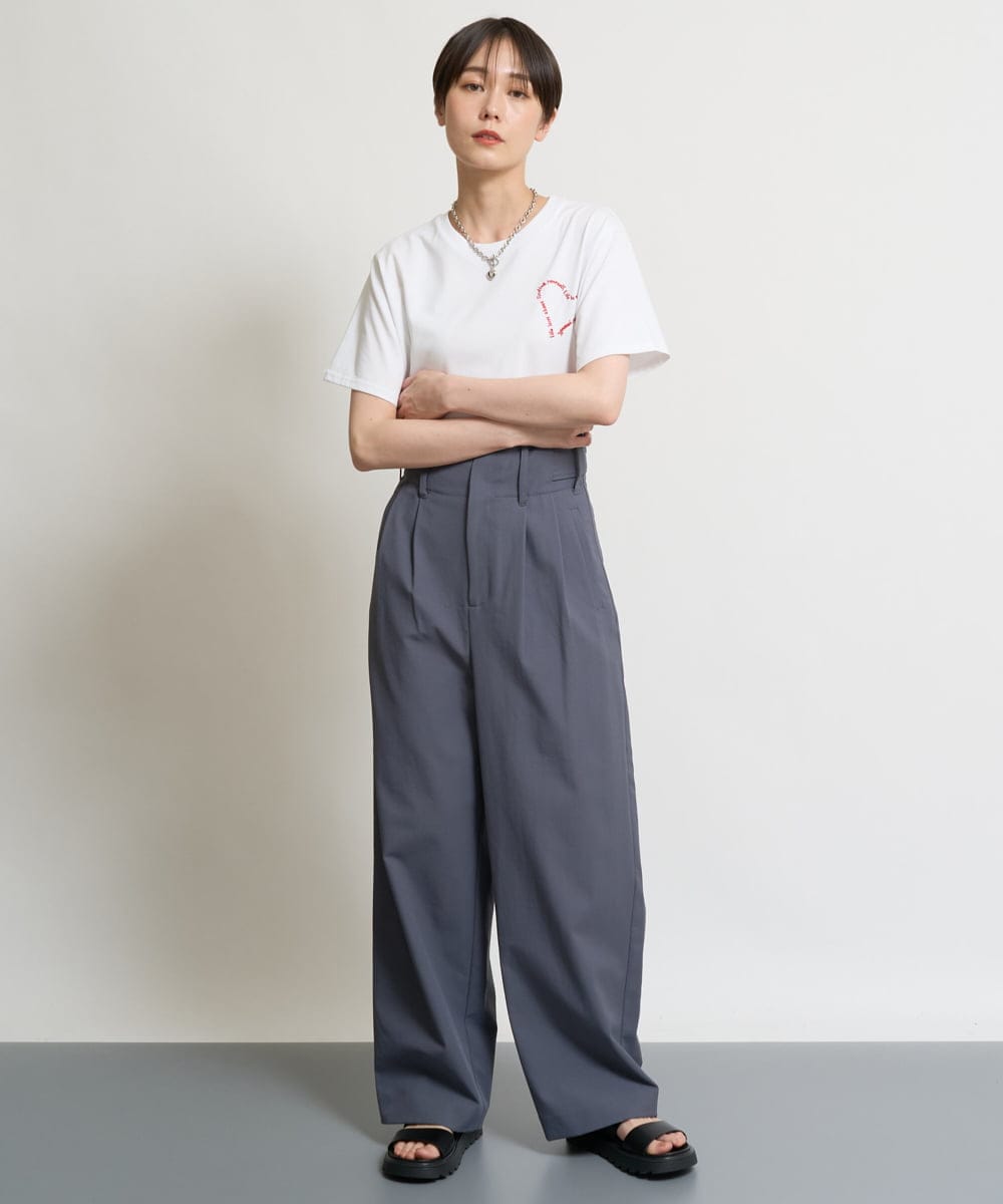 ZMKHW55080 al'aise modulation(アレーズモジュレーション) ハートロゴ刺繍Tシャツ レッド