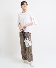 ZMKHW67079 al'aise modulation(アレーズモジュレーション) 袖スリットロゴTシャツ ホワイト