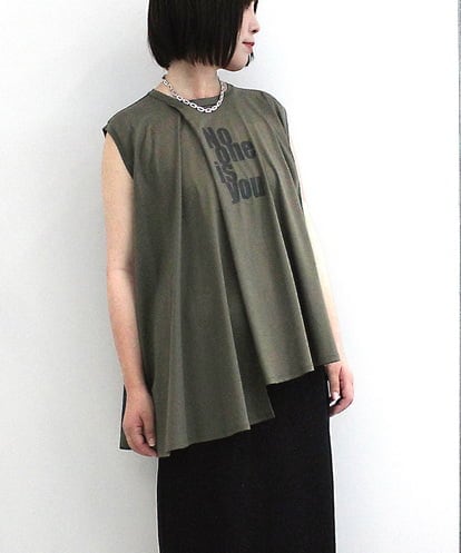 ZMKIB69110  ロゴフレアノースリーブカットソー