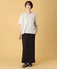 ZMKIE01099 al'aise modulation(アレーズモジュレーション) 【洗える】タグアクセントコットンTシャツ ライトグレー