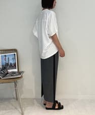 ZMKJB11080 al'aise modulation(アレーズモジュレーション) フロントロゴドルマンシルエットTシャツ ホワイト