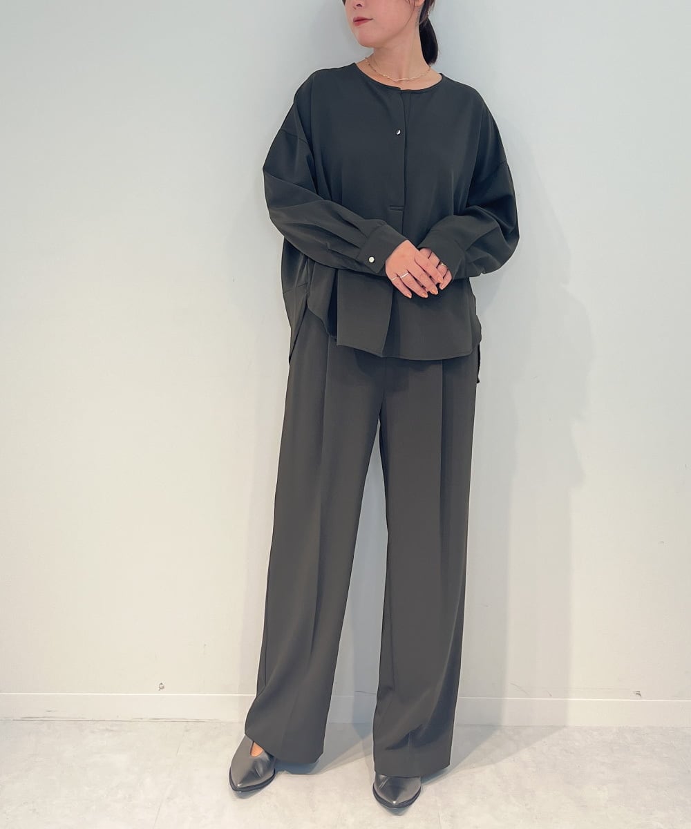 ZMKJB20090 al'aise modulation(アレーズモジュレーション) 【セットアップ対応・洗える】ドロップショルダースリットネックカットソー ブラウン