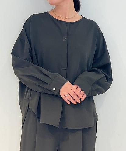 ZMKJB20090 al'aise modulation 【セットアップ対応・洗える】ドロップショルダースリットネックカットソー