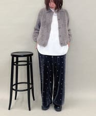 ZMLAE26110 al'aise modulation(アレーズモジュレーション) 刺繍デザインベロアパンツ ダークグレー