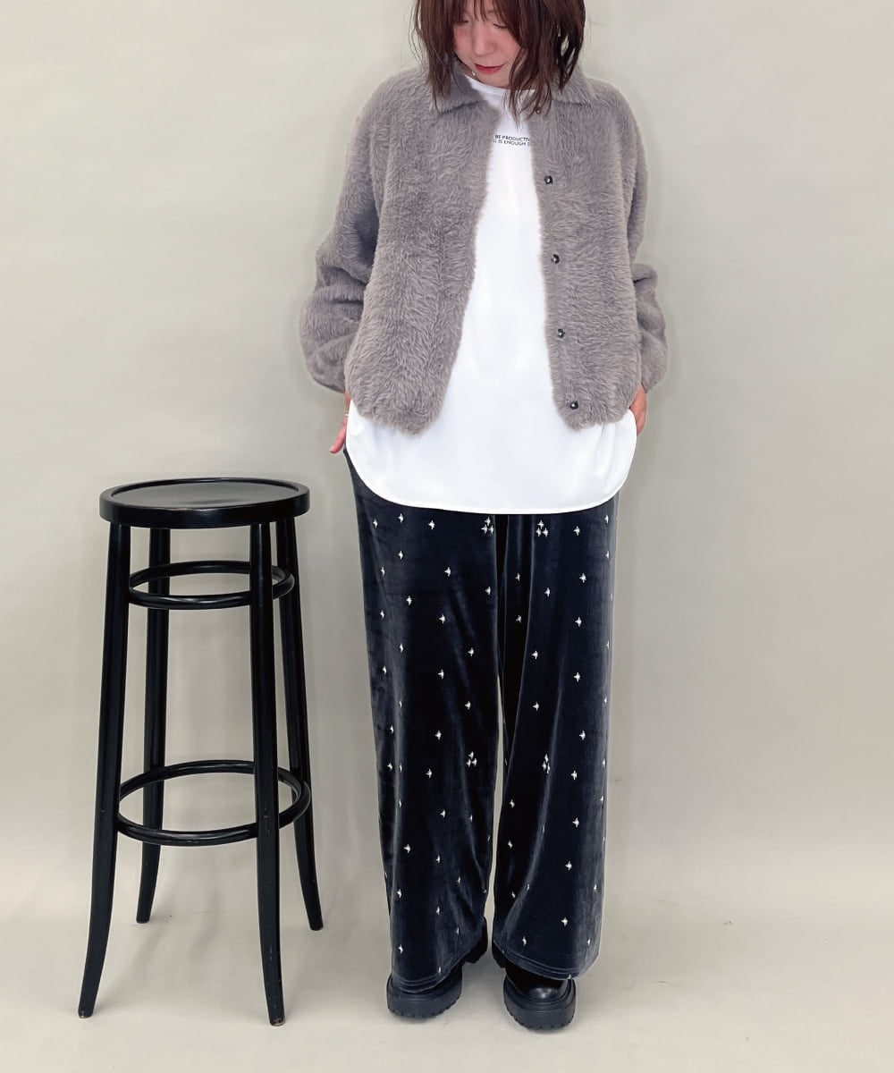 ZMLAE26110 al'aise modulation(アレーズモジュレーション) 刺繍デザインベロアパンツ ダークグレー